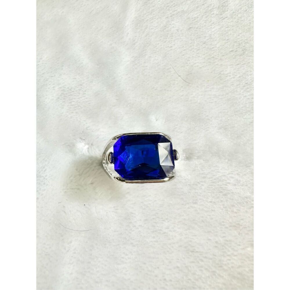 Sapphire blue rhinestone ring size 7